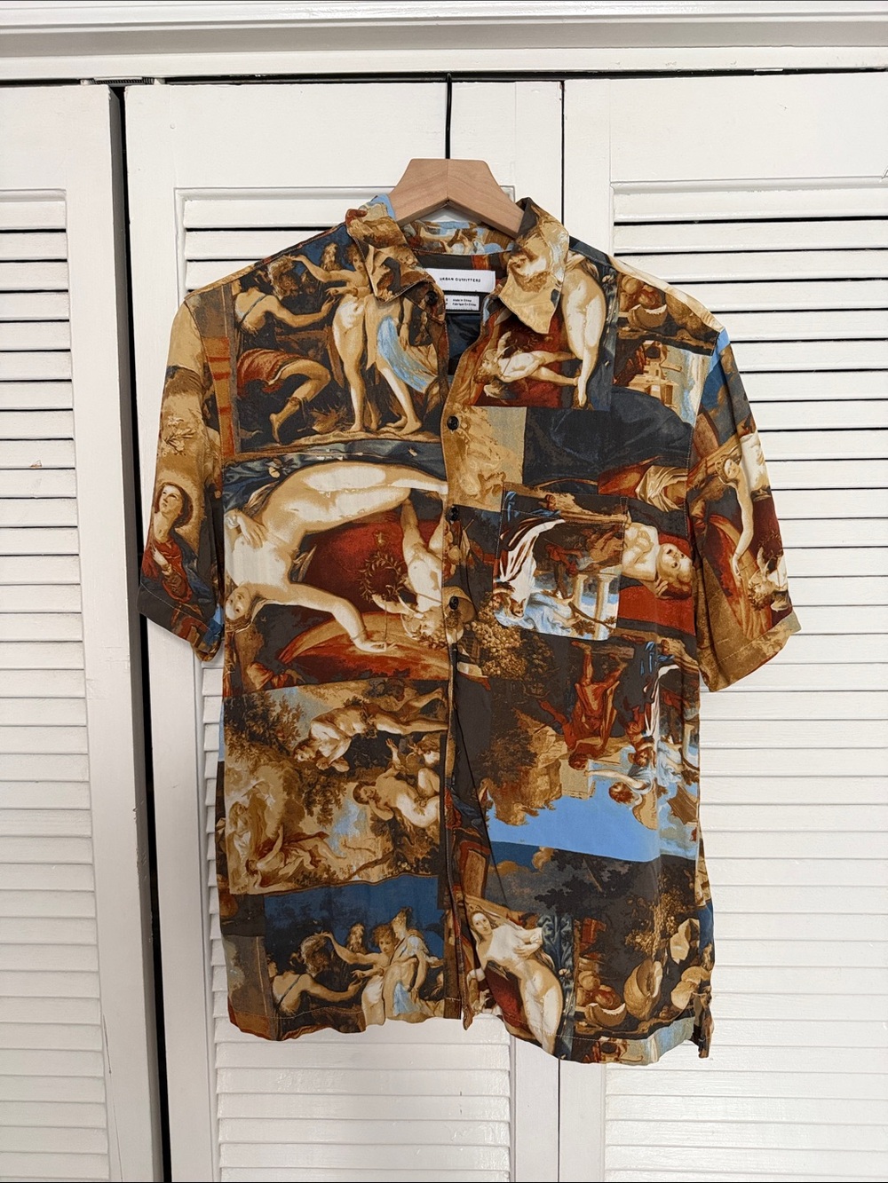 Urban Outfitters Short-Sleeve Button-Up Shirt in Brown & Blue Print
